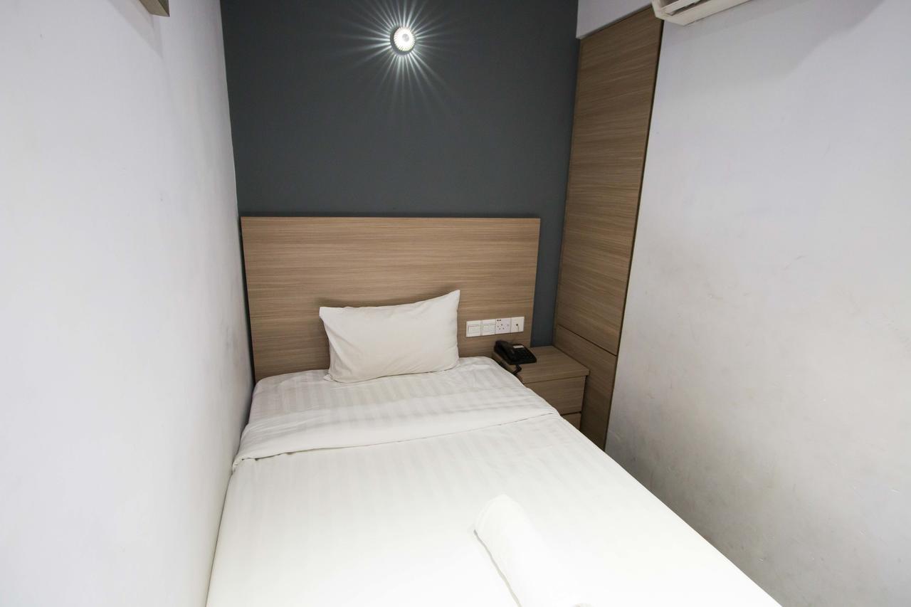 Hotel 99 Kota Kemuning Шах Алам Екстериор снимка