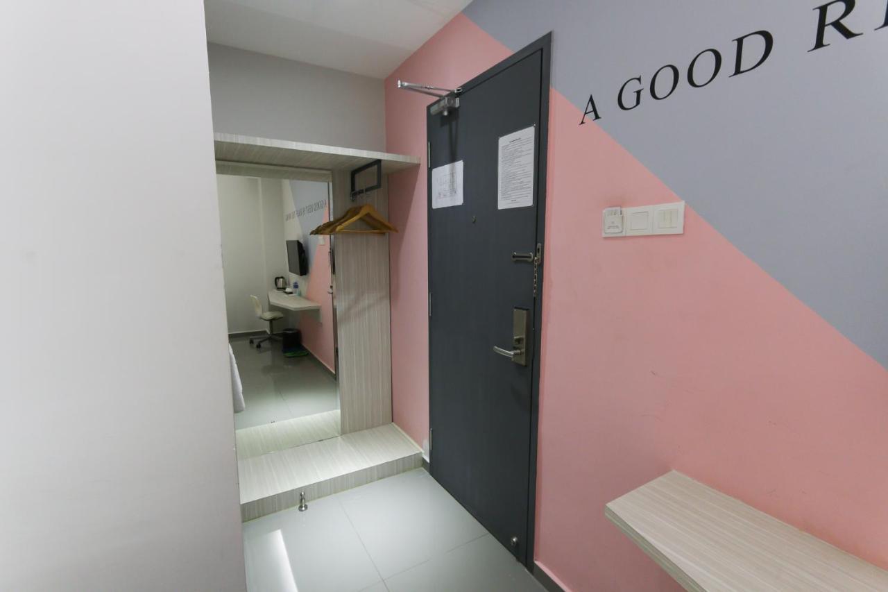 Hotel 99 Kota Kemuning Шах Алам Екстериор снимка