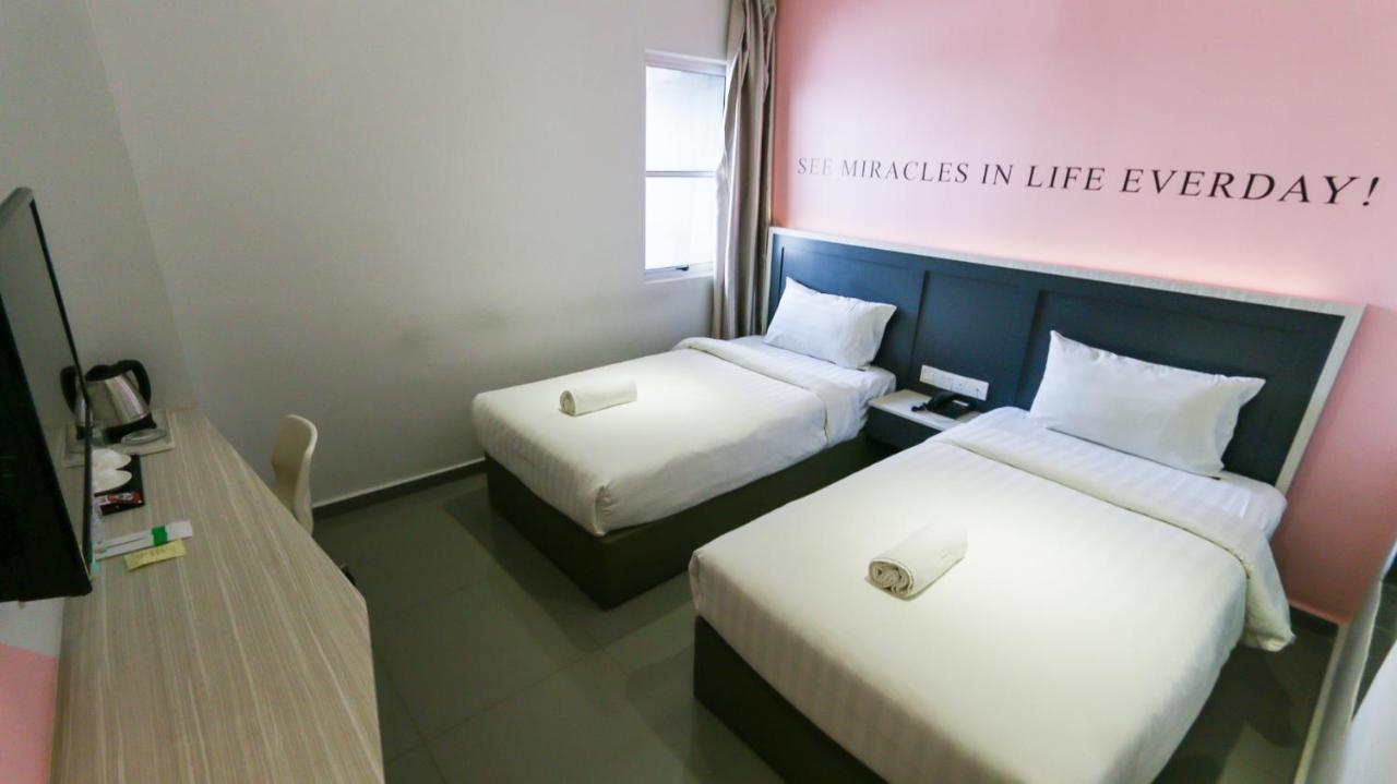 Hotel 99 Kota Kemuning Шах Алам Екстериор снимка