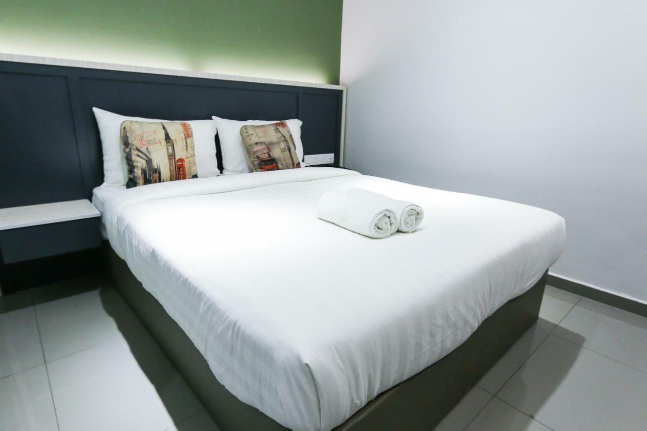 Hotel 99 Kota Kemuning Шах Алам Екстериор снимка